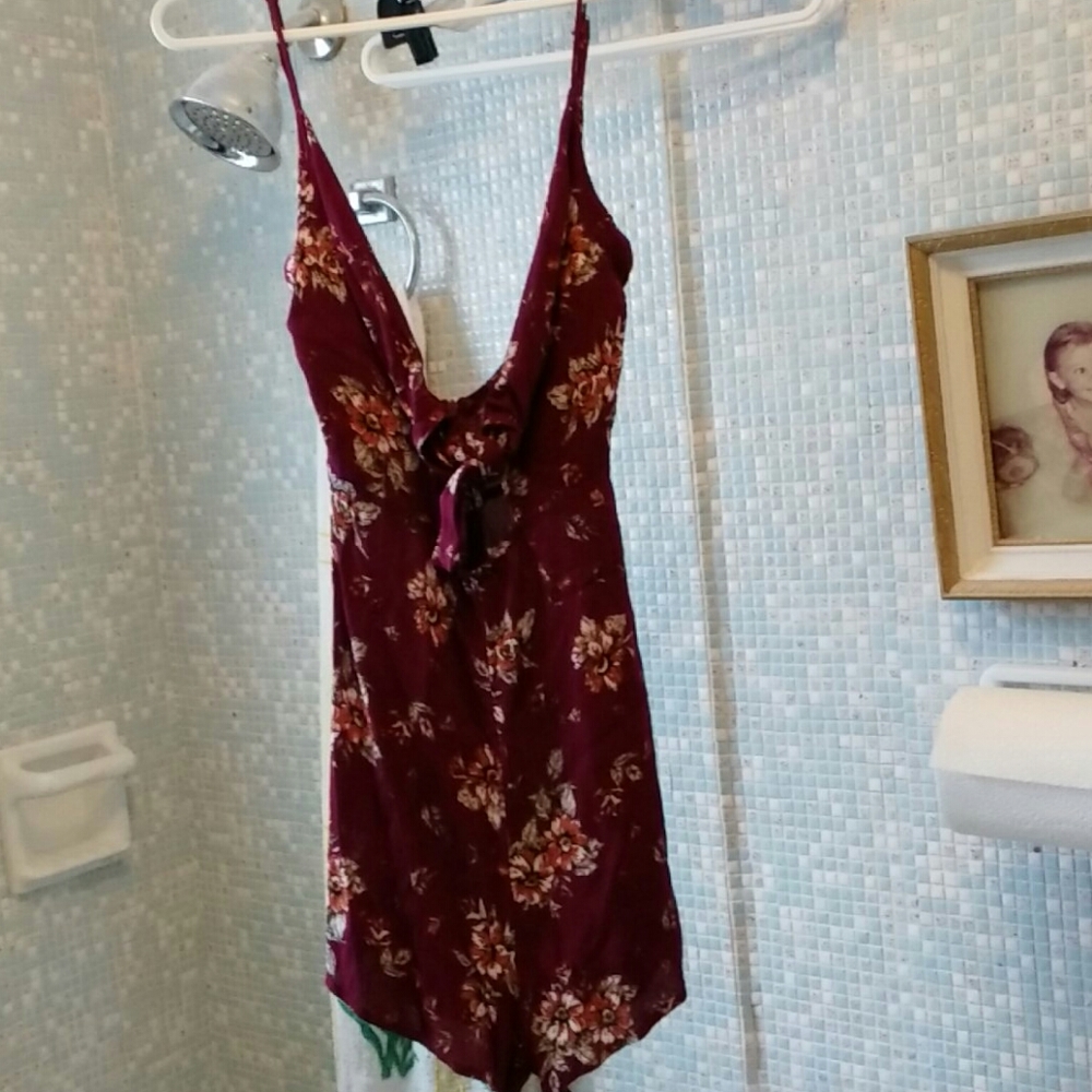 NWOT UK2LA floral romper